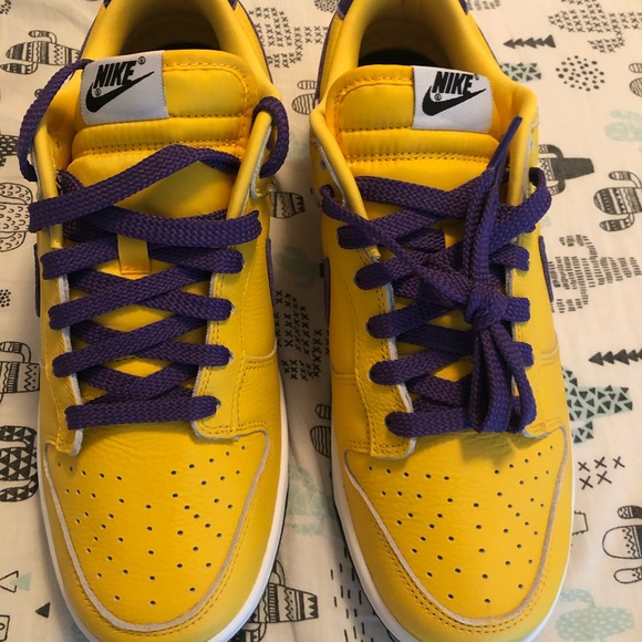 Nike Dunk Low Customized Los Angeles Lakers Shoes Size 10 - Picture 2 of 11